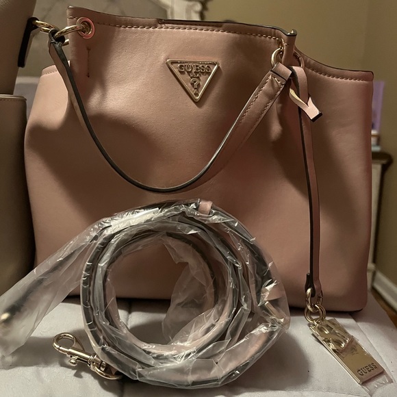 Guess pink tote. Can be used as a shoulder purse. Very clean - Picture 1 of 3
